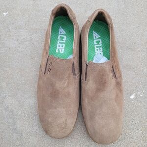 Clae Garvey SP Beige Suede Slip On Mens Premium Casual Sneakers/Loafers